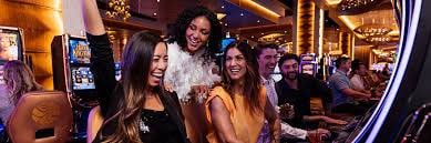 Baccarat တိုက်ရိုက်ကာစီနို ဂိမ်းကစားသူများ ဖဖဖ